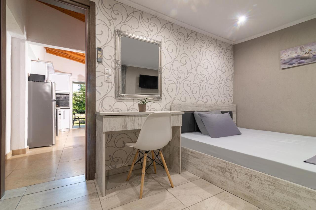 Estell Apartments Sykia Chalkidikis Exterior photo